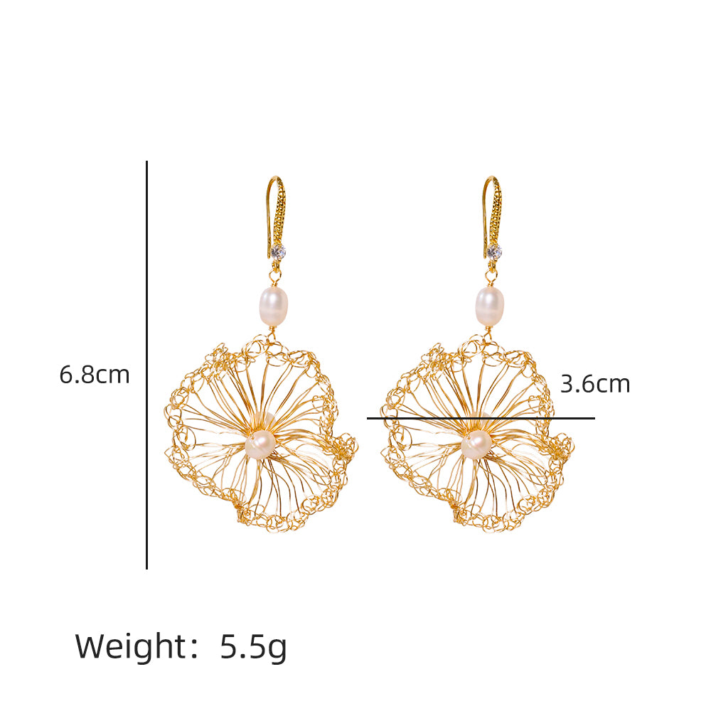 Natural Freshwater Pearl Gold Thread Lotus Leaf Earrings Korean Style Women Luxury Jewelry Fashion Ladies and Girls Gift GE1526