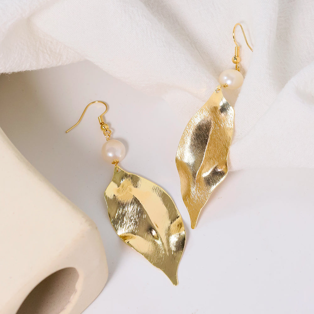 Natural Freshwater Pearl Gold Leaf Earrings Korean Style Women Luxury Jewelry Fashion Ladies and Girls Gift