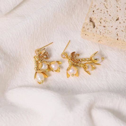 Natural Freshwater Pearls with Golden Flowers and Leaves Earrings for Women Korean Classic Vintage Fashion Jewelry Stud Earrings