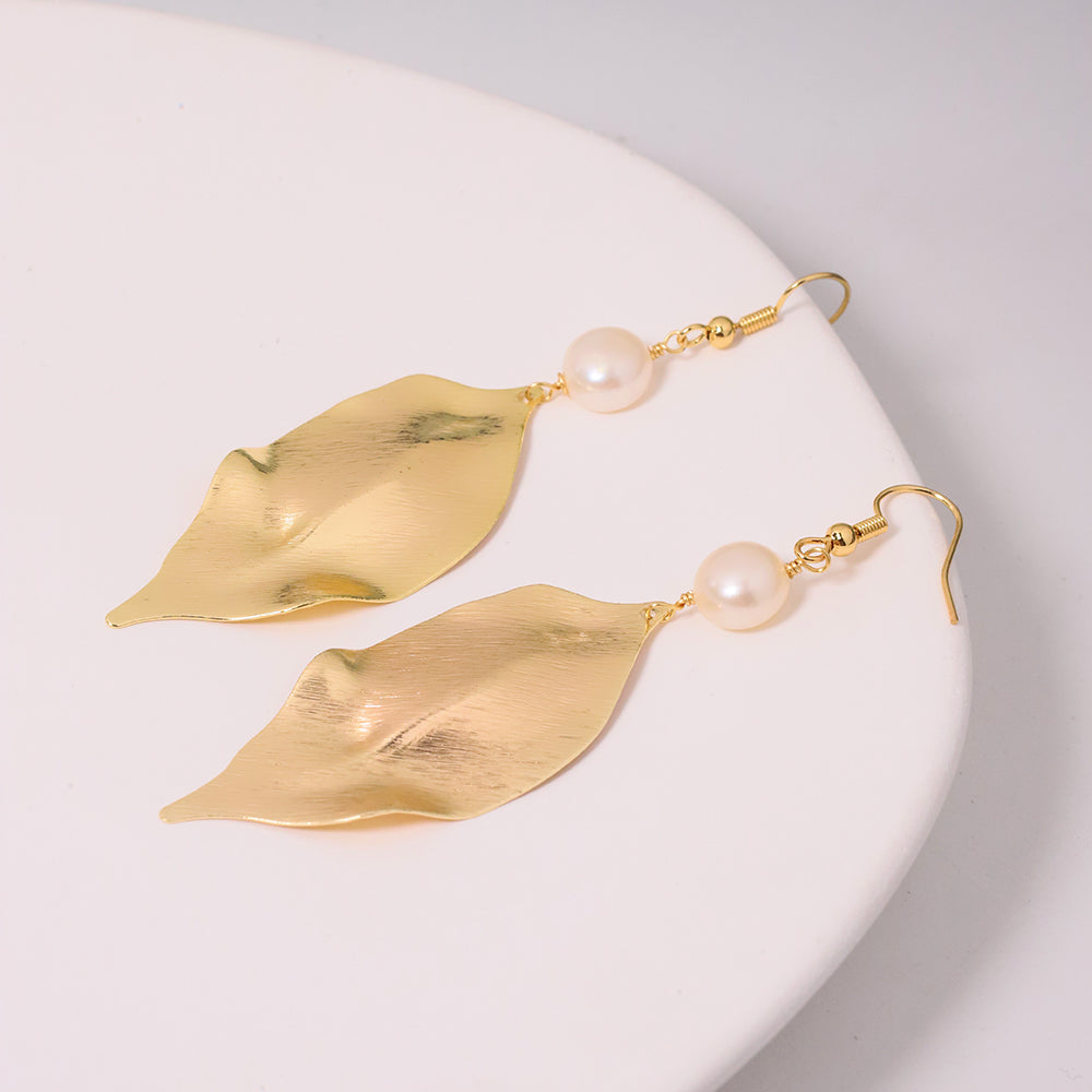 Natural Freshwater Pearl Gold Leaf Earrings Korean Style Women Luxury Jewelry Fashion Ladies and Girls Gift