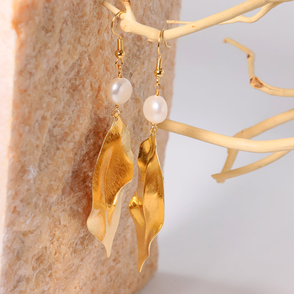 Natural Freshwater Pearl Gold Leaf Earrings Korean Style Women Luxury Jewelry Fashion Ladies and Girls Gift