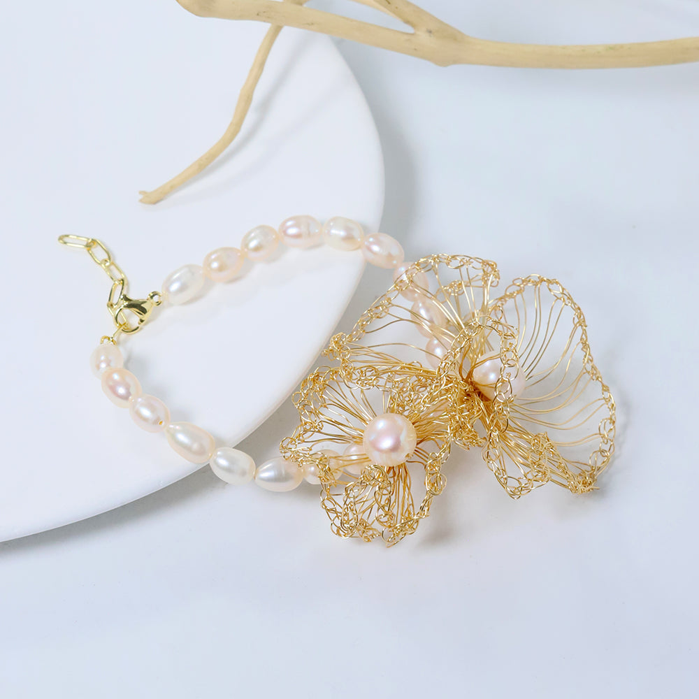 Natural Freshwater Pearl Gold Wire Petal Bead Bracelet Korean Women's Luxury Jewelry Fashion Women's and Girls' Gifts