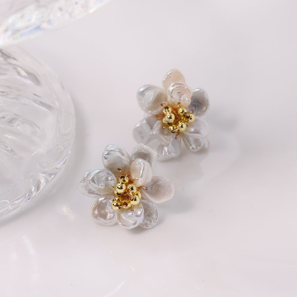 Natural Freshwater Baroque Pearl Flower Earrings Korean Style Women Luxury Jewelry Fashion Ladies and Girls Gift GE1530