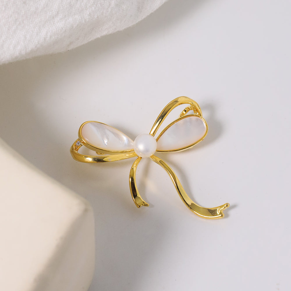 White Shell Bow Natural Freshwater Pearls Brooches Women Fashion Jewelry Brooches Pearl Brooch Madam Gift