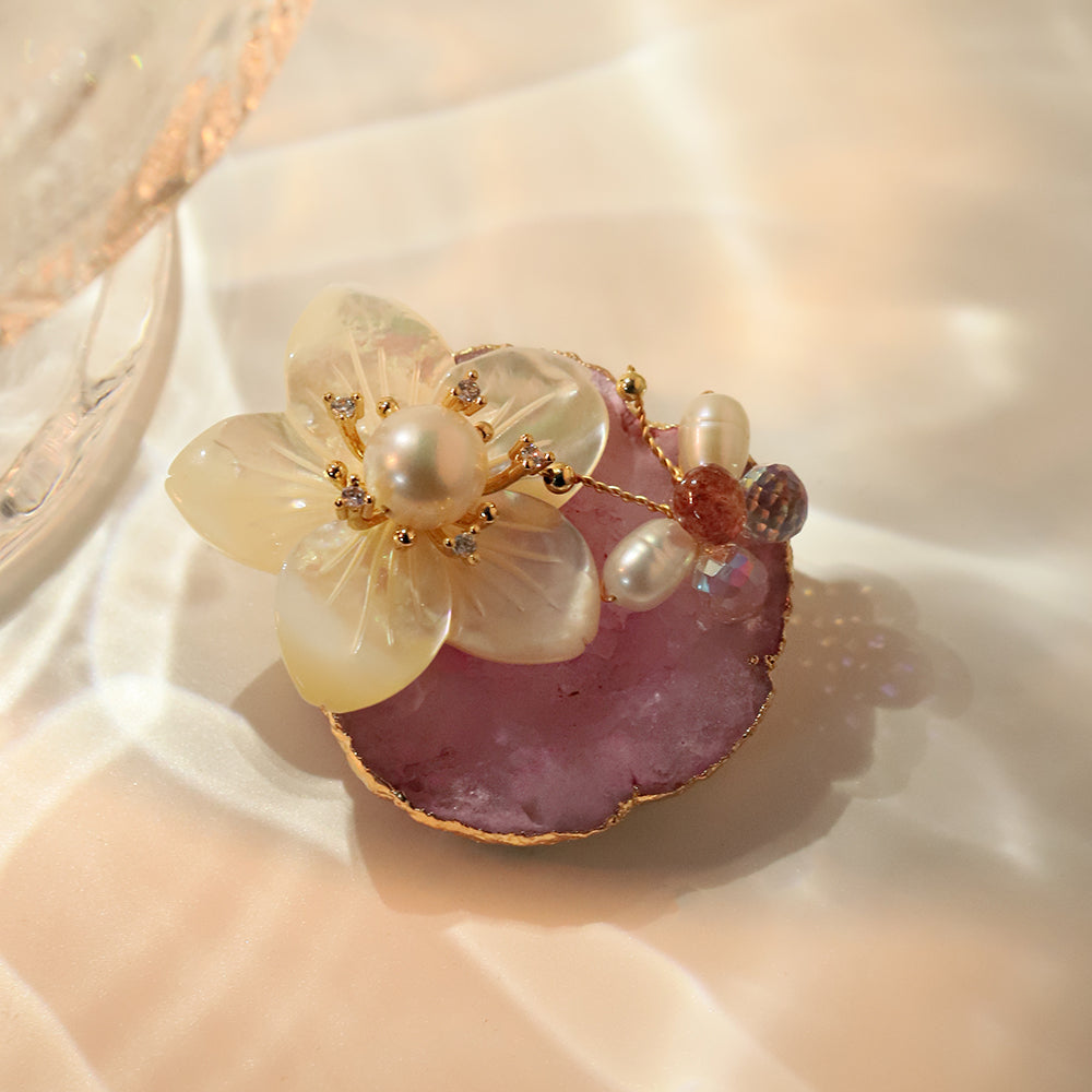 Natural Pearl Powder, Crystal Shell, Flower Brooch Korean Women's Luxury Jewelry Fashion Women's and Girls' Gifts