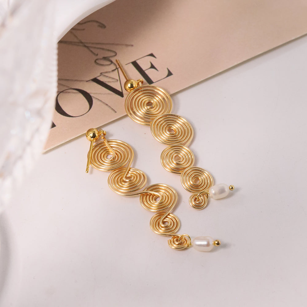 Natural Freshwater Pearl Round Golden Wire Winding Earrings for Women Korean Classic Vintage Fashion Jewelry Stud Earring GE1512