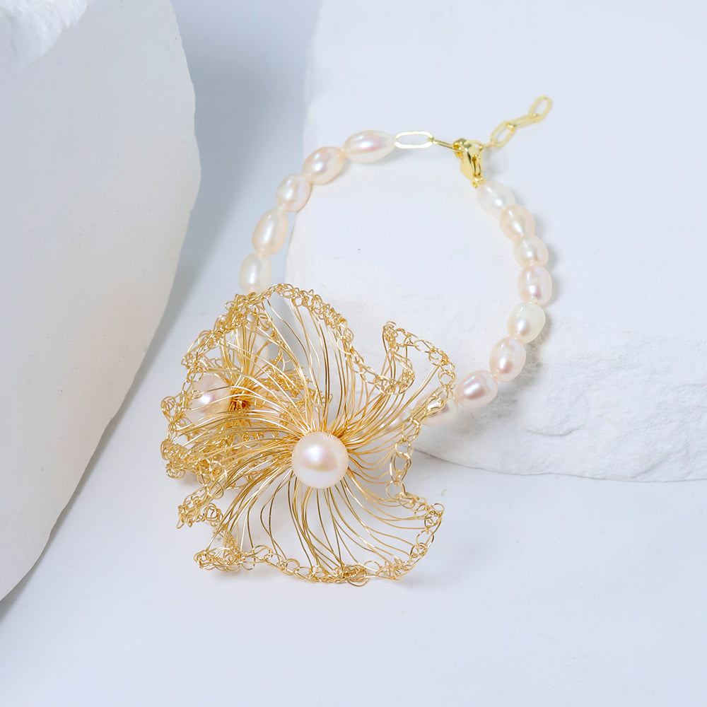 Natural Freshwater Pearl Gold Wire Petal Bead Bracelet Korean Women's Luxury Jewelry Fashion Women's and Girls' Gifts