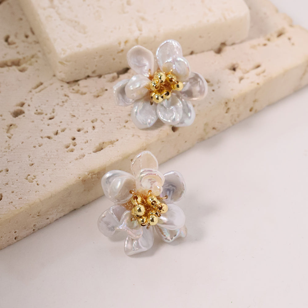 Natural Freshwater Baroque Pearl Flower Earrings Korean Style Women Luxury Jewelry Fashion Ladies and Girls Gift GE1530