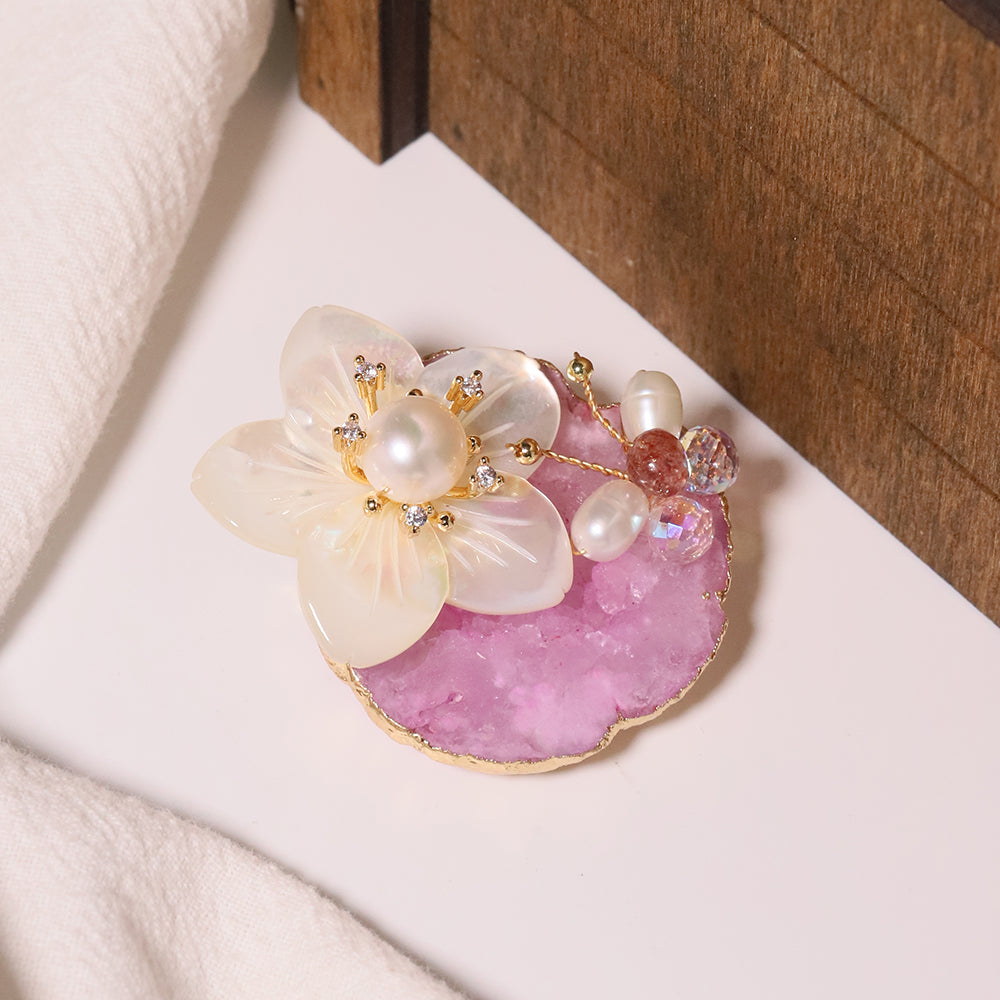 Natural Pearl Powder, Crystal Shell, Flower Brooch Korean Women's Luxury Jewelry Fashion Women's and Girls' Gifts